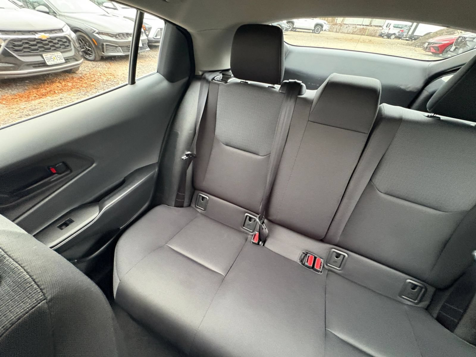 Used 2025 Toyota Prius LE FWD image 37