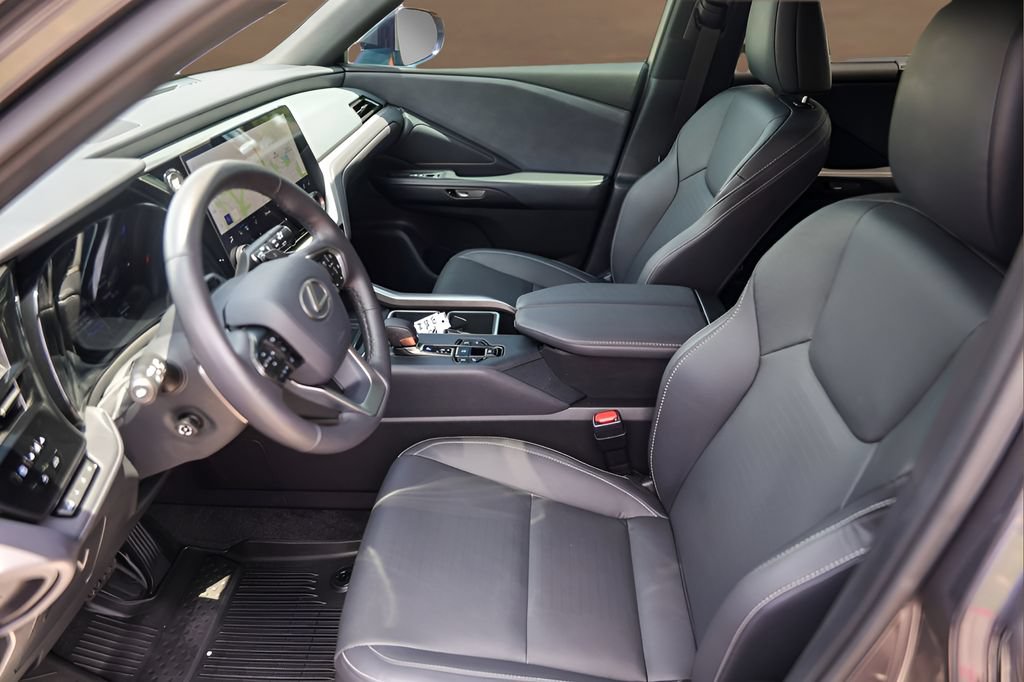 Used 2025 Lexus TX 350 AWD w/ Technology Package image 9