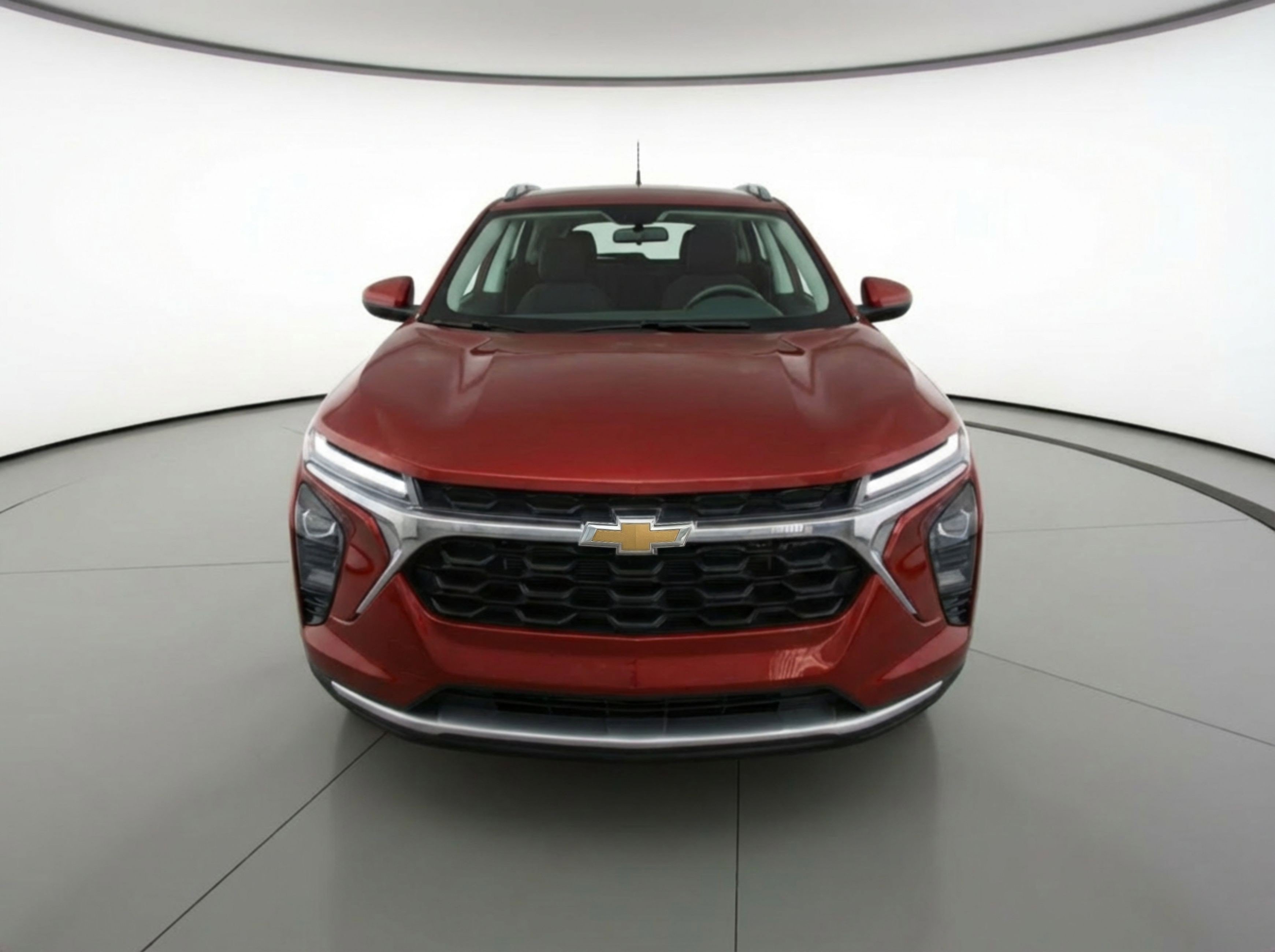 Used 2025 Chevrolet Trax LT FWD image 2