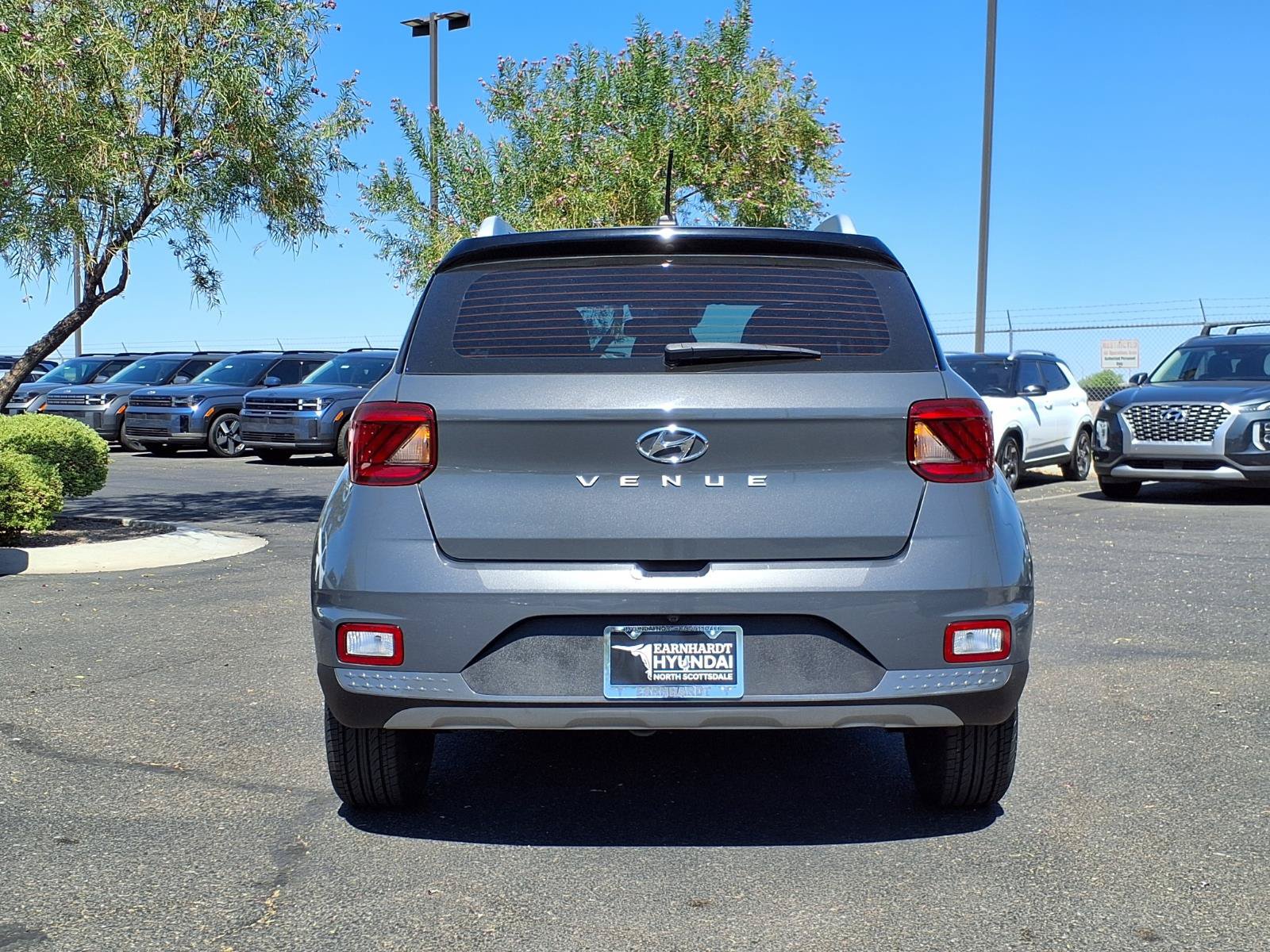 Used 2023 Hyundai Venue Limited w/ Cargo Package FWD image 5