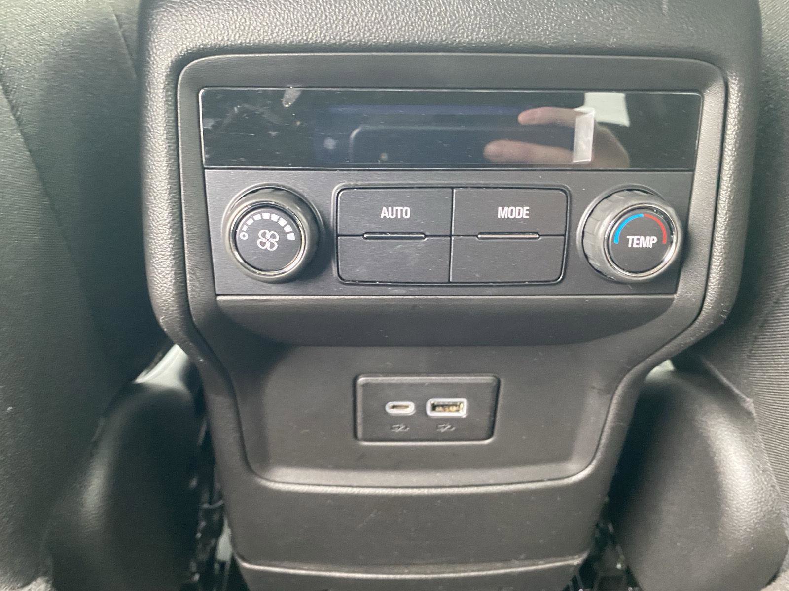 Used 2023 GMC Acadia SLE image 15