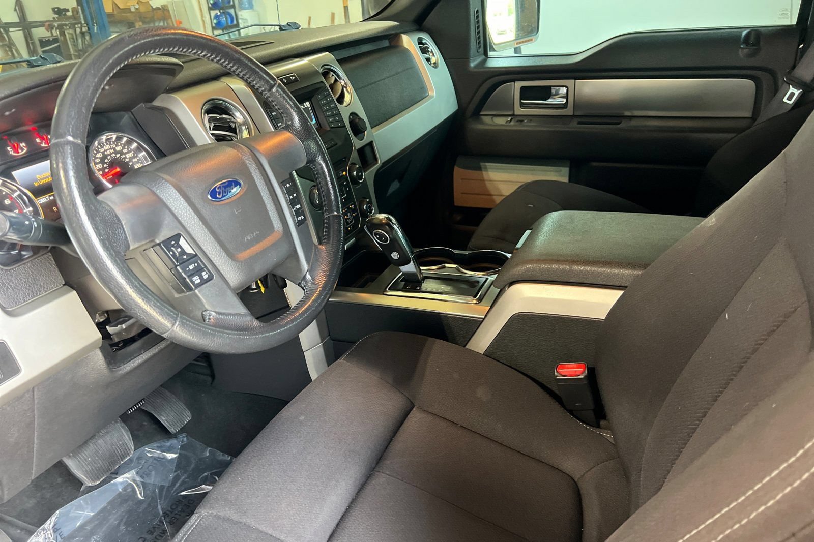 Used 2013 Ford F150 FX4 w/ Mid Equipment Group AWD/4WD image 10