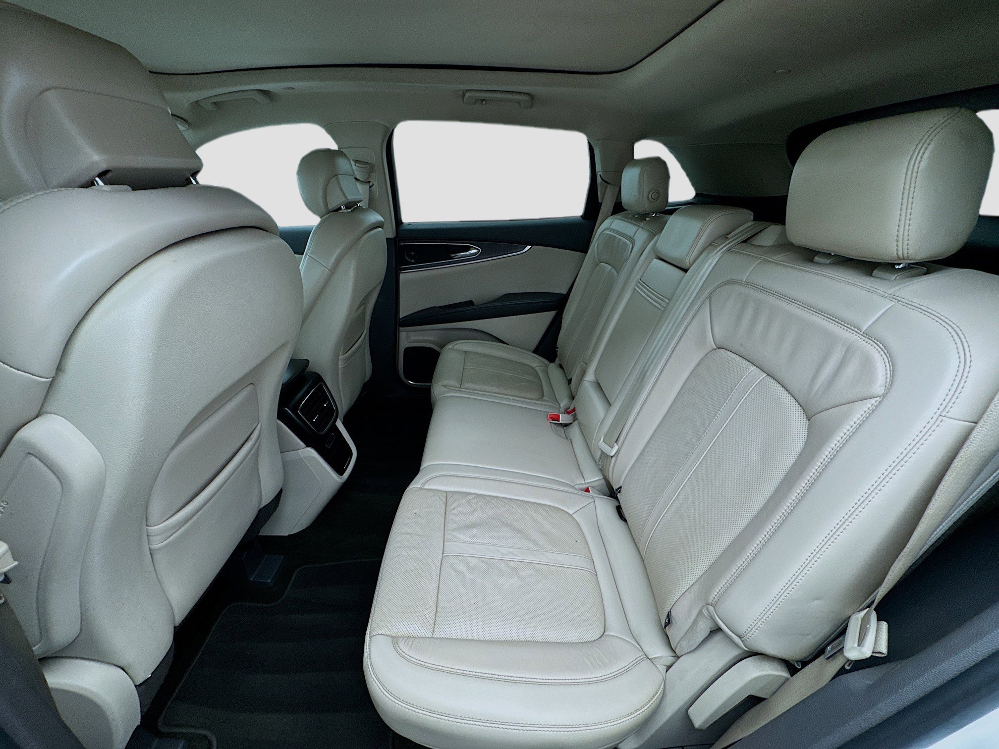 Used 2019 Lincoln Nautilus Reserve image 16