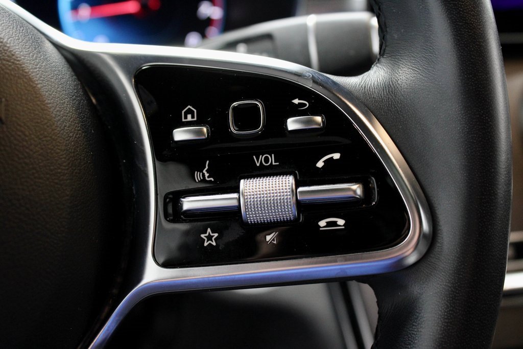 Used 2022 Mercedes-Benz GLC 300 4MATIC image 33