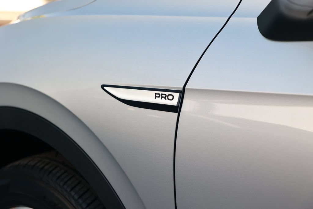 Used 2023 Volkswagen ID.4 Pro RWD image 16