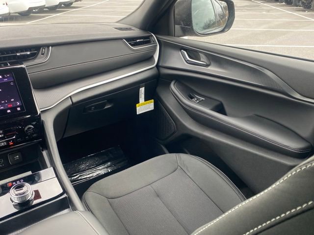 New 2025 Jeep Grand Cherokee L Laredo w/ Luxury Tech Group I image 35