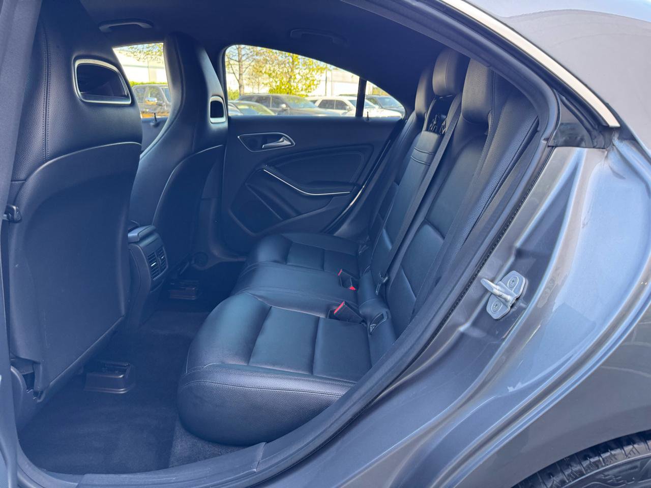 Used 2015 Mercedes-Benz CLA 250 4MATIC image 33