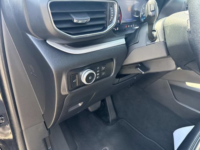 Used 2023 Ford Explorer XLT w/ Equipment Group 202A AWD/4WD image 24