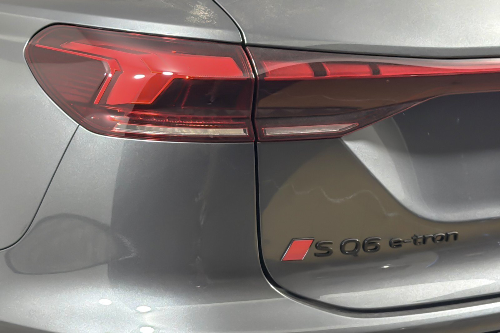 New 2027 Audi SQ6 e-tron Premium Plus AWD/4WD image 25