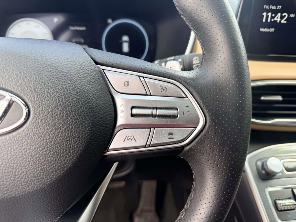 Used 2023 Hyundai Santa Fe Calligraphy image 18