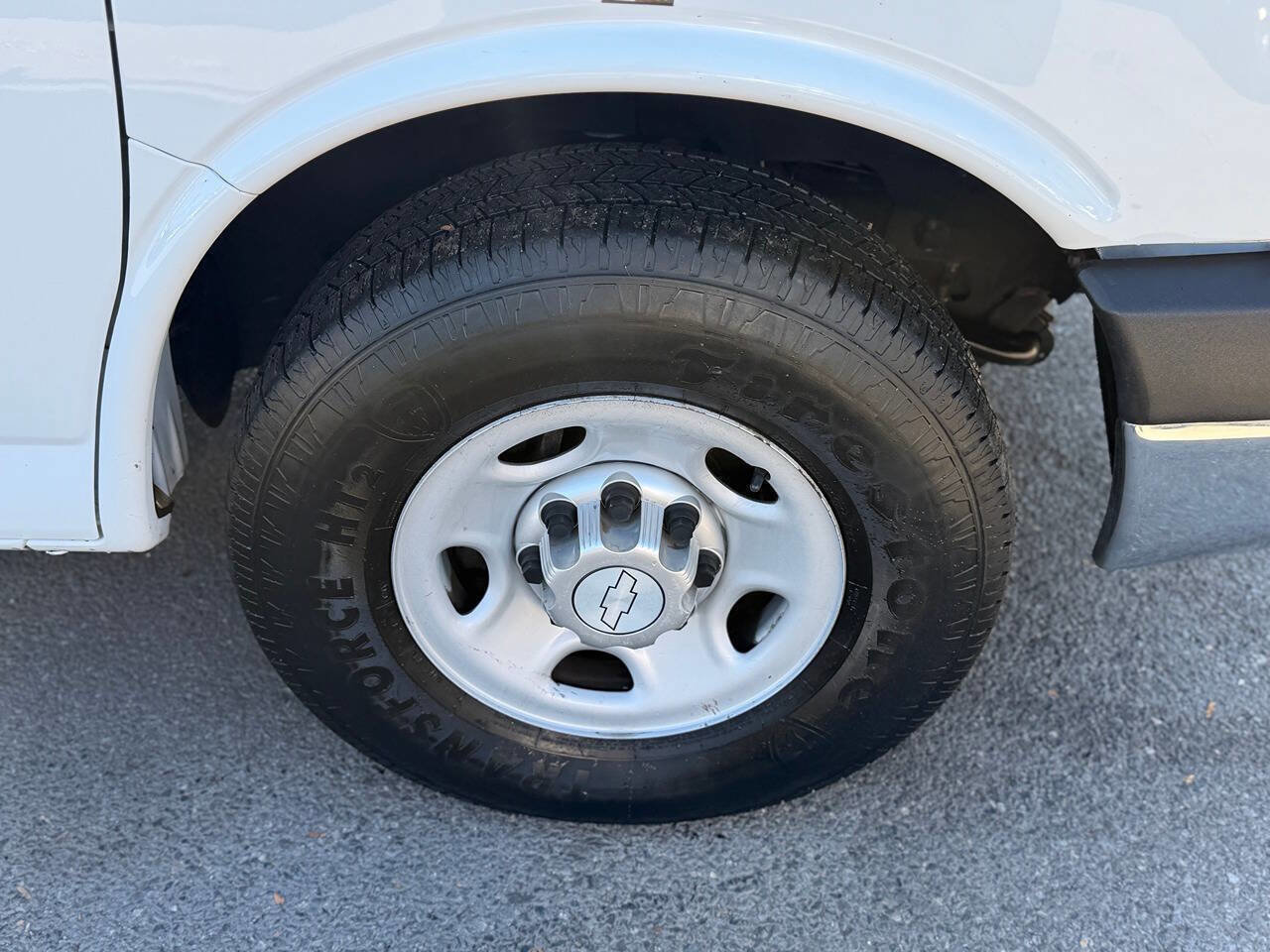 Used 2014 Chevrolet Express 2500 image 69