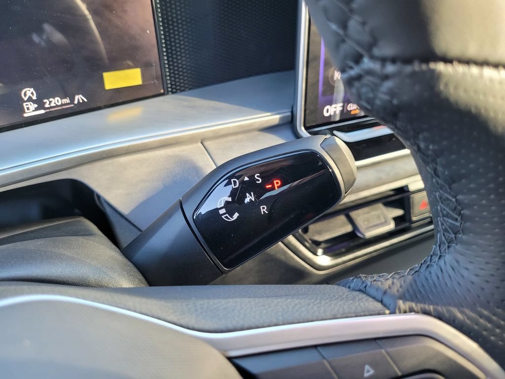 New 2026 Volkswagen Tiguan SE R-Line AWD/4WD image 23