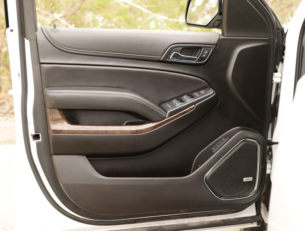 Used 2019 Chevrolet Suburban LT AWD/4WD image 27