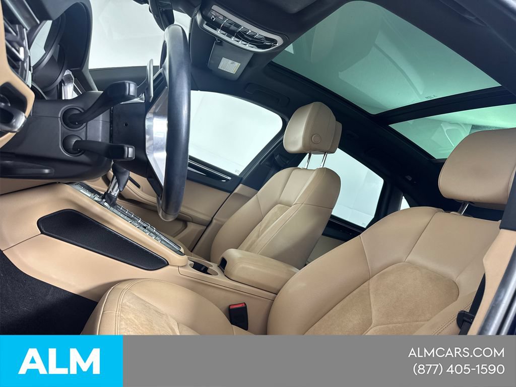Used 2021 Porsche Macan AWD/4WD image 36