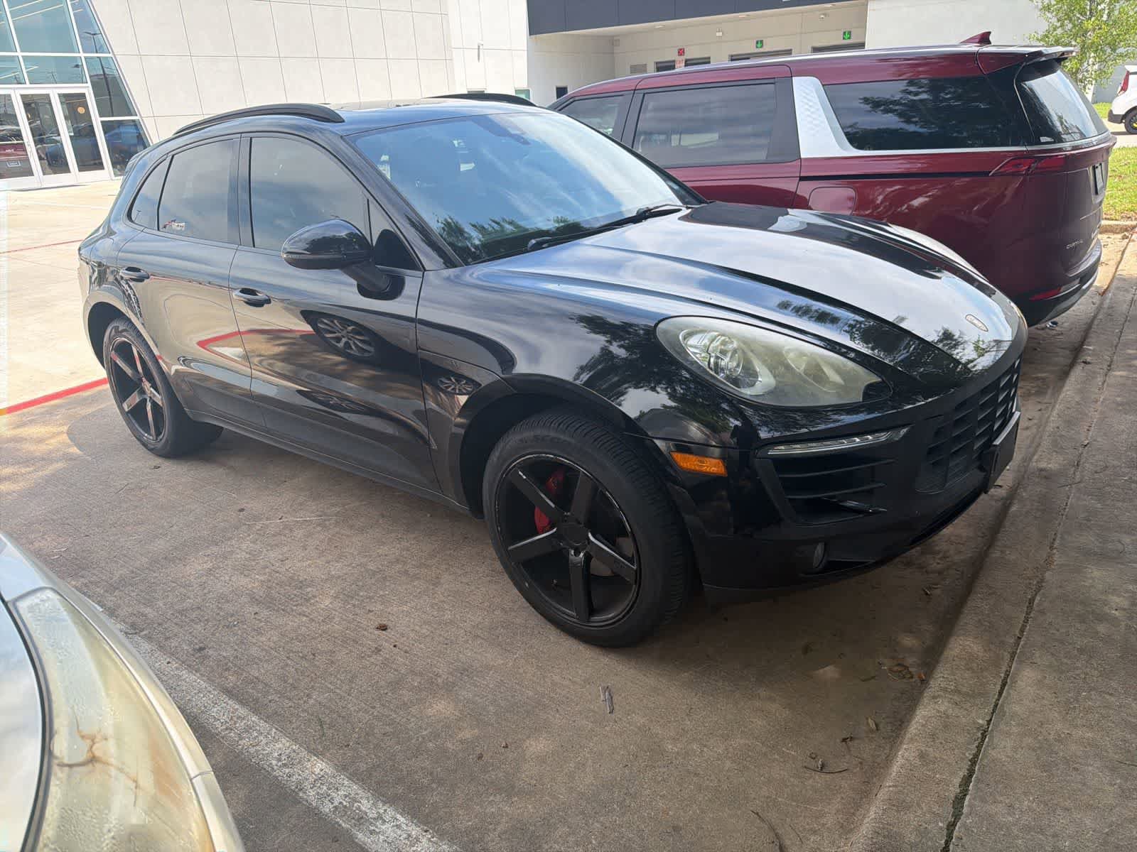 Used 2017 Porsche Macan AWD/4WD image 2