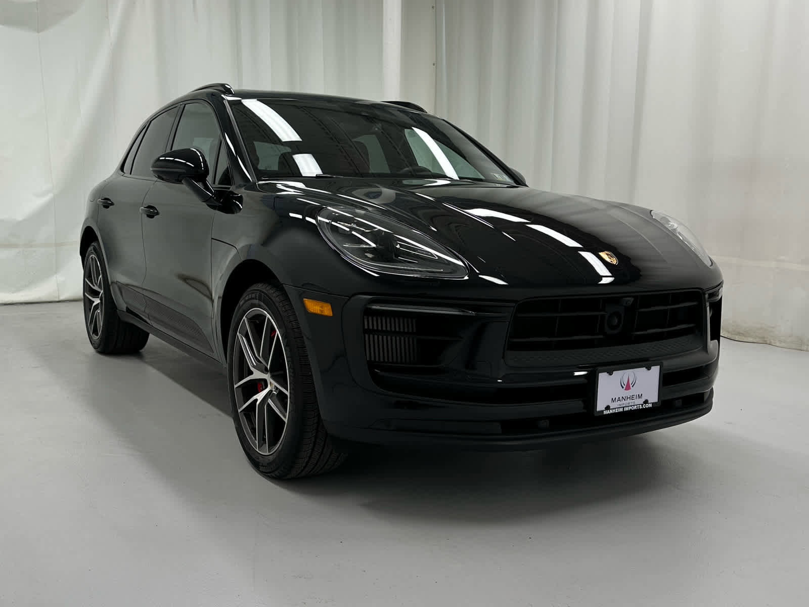 Used 2024 Porsche Macan S image 2