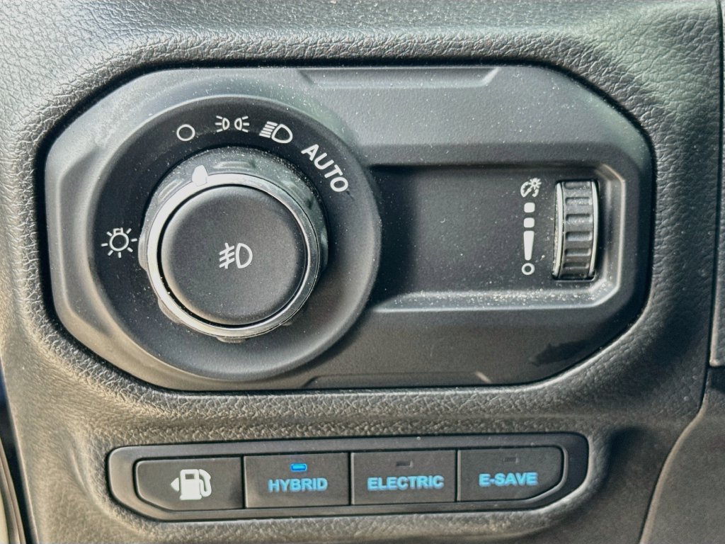 Certified 2023 Jeep Wrangler Unlimited Sahara w/ Cold Weather Group AWD/4WD image 11