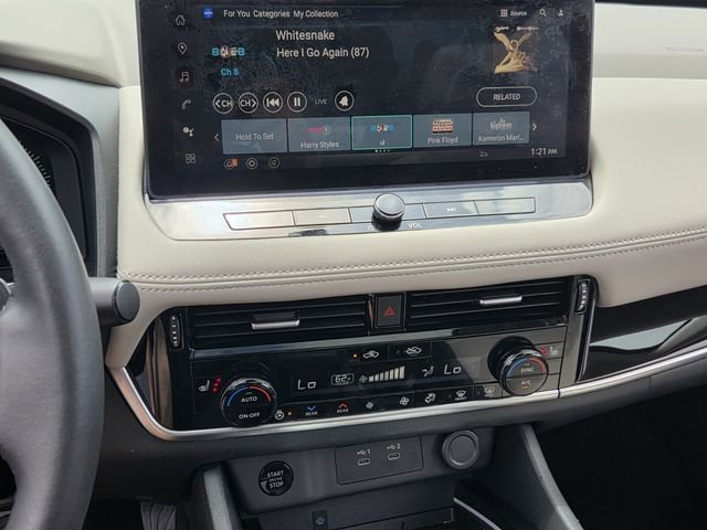 Certified 2024 Nissan Rogue SL w/ SL Premium Package FWD image 18