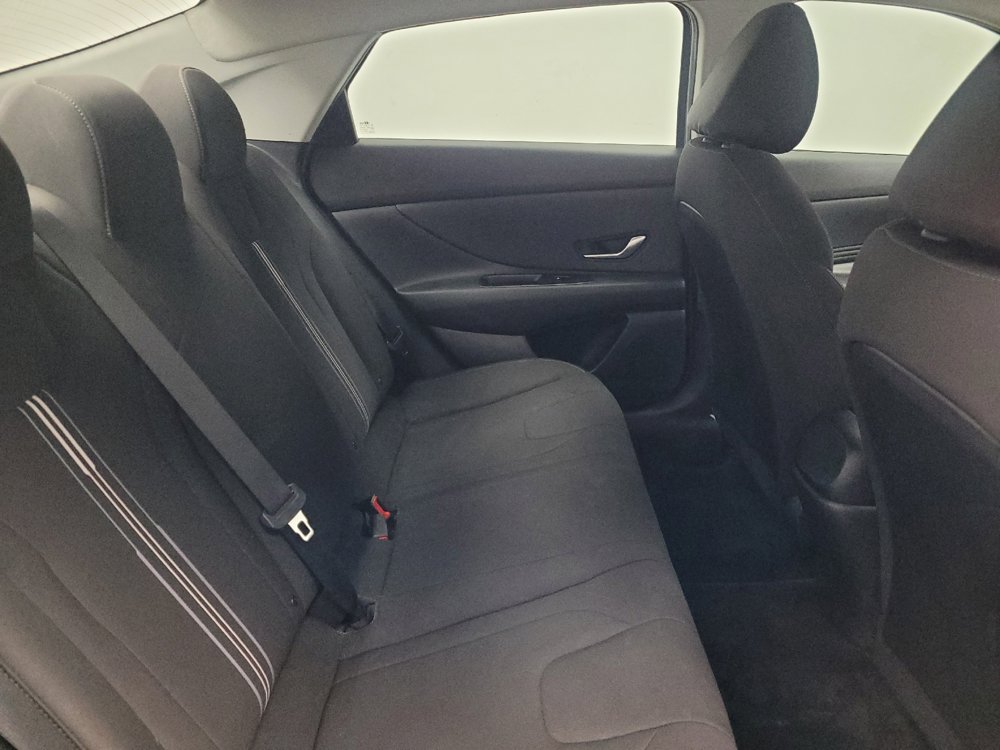Used 2023 Hyundai Elantra SEL w/ Convenience Package FWD image 19