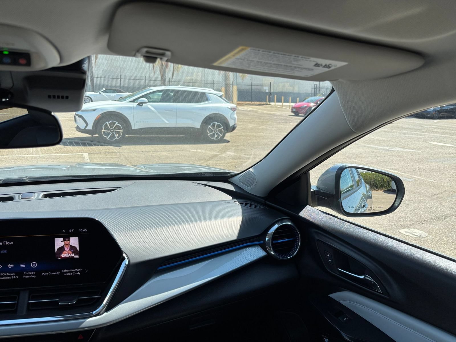 Used 2025 Chevrolet Trax LT FWD image 33