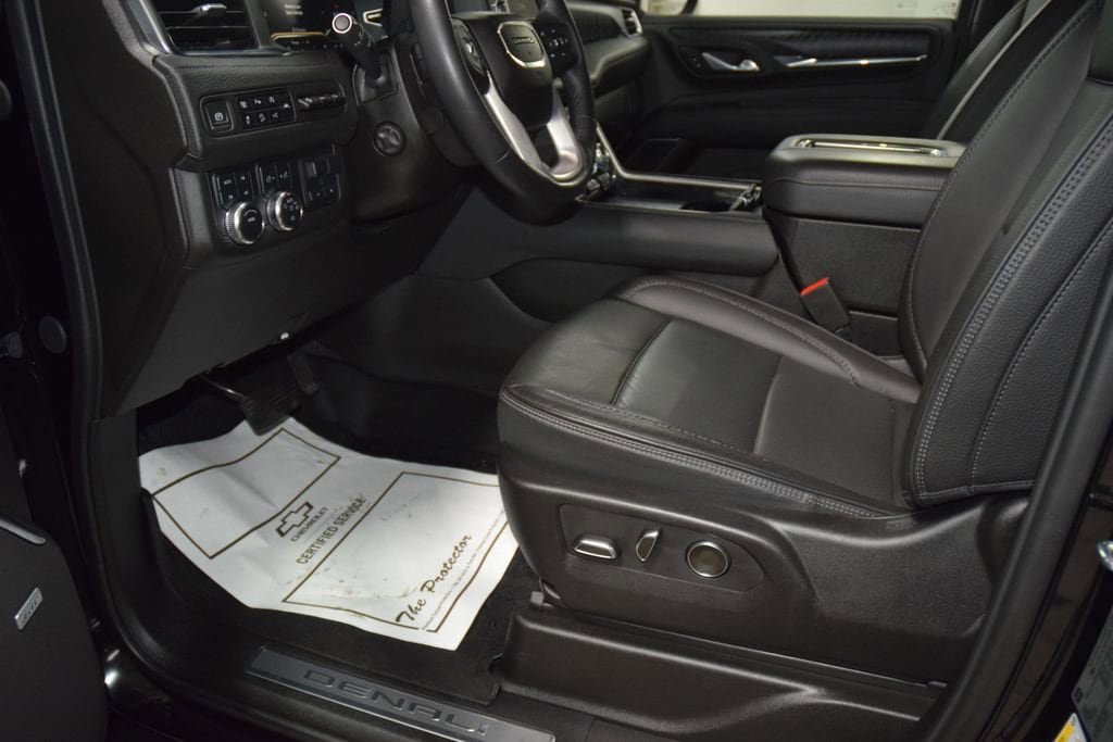 Used 2024 GMC Yukon XL Denali w/ Advanced Technology Package AWD/4WD image 41