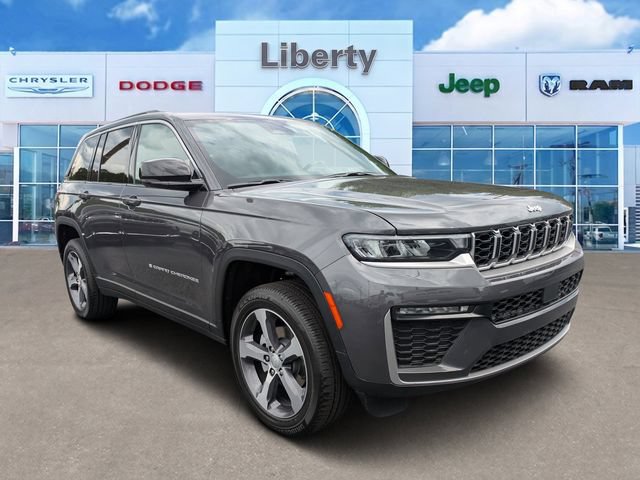 New 2026 Jeep Grand Cherokee Limited w/ Trailer Tow Package
