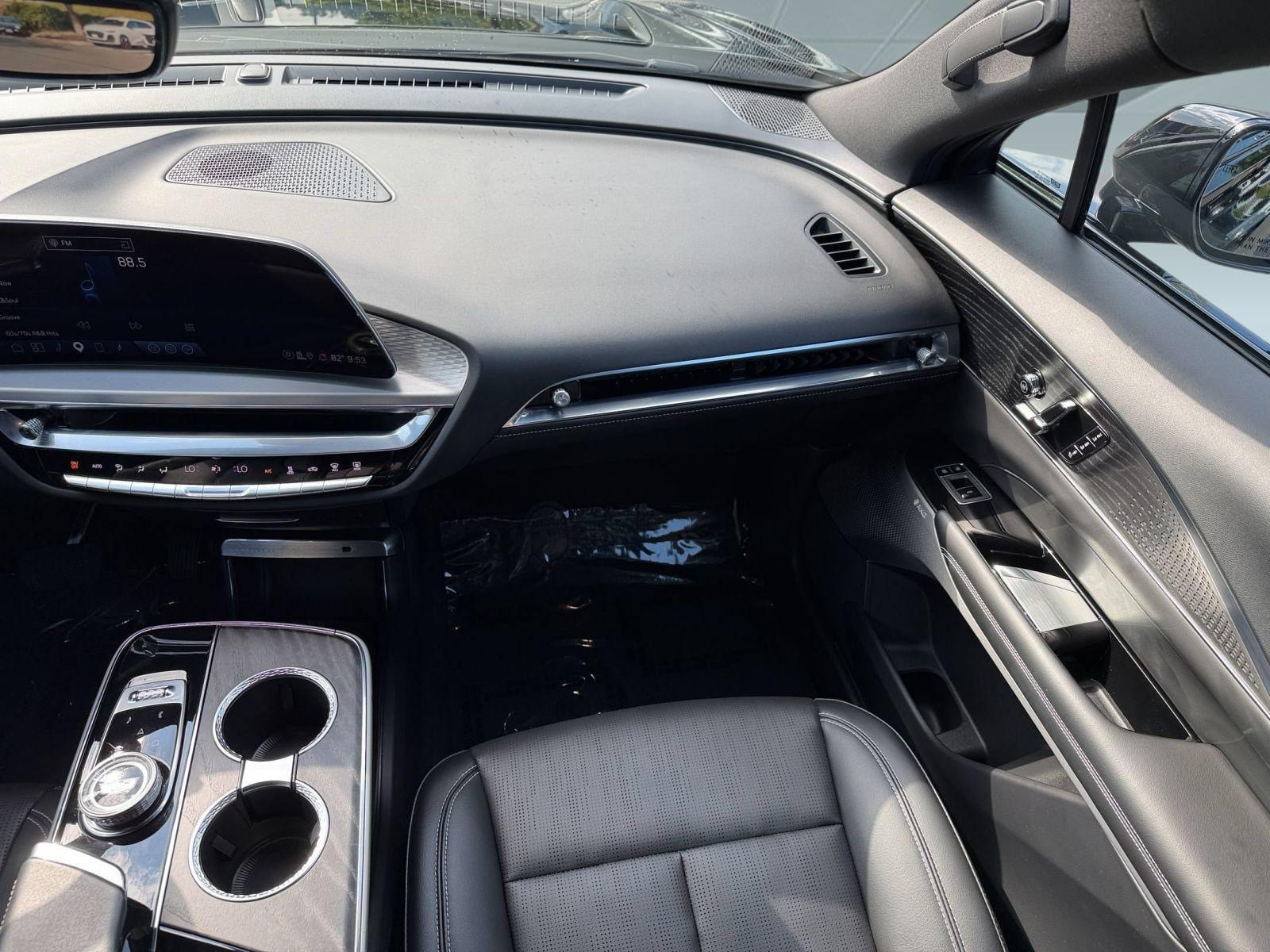 Used 2023 Cadillac Lyriq 2WD image 30