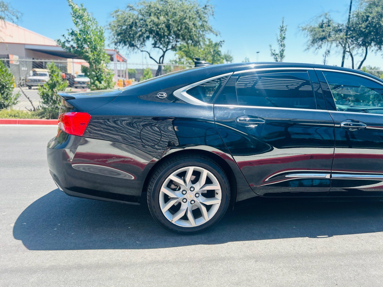 Used 2017 Chevrolet Impala Premier w/ Enhanced Convenience Package FWD image 9