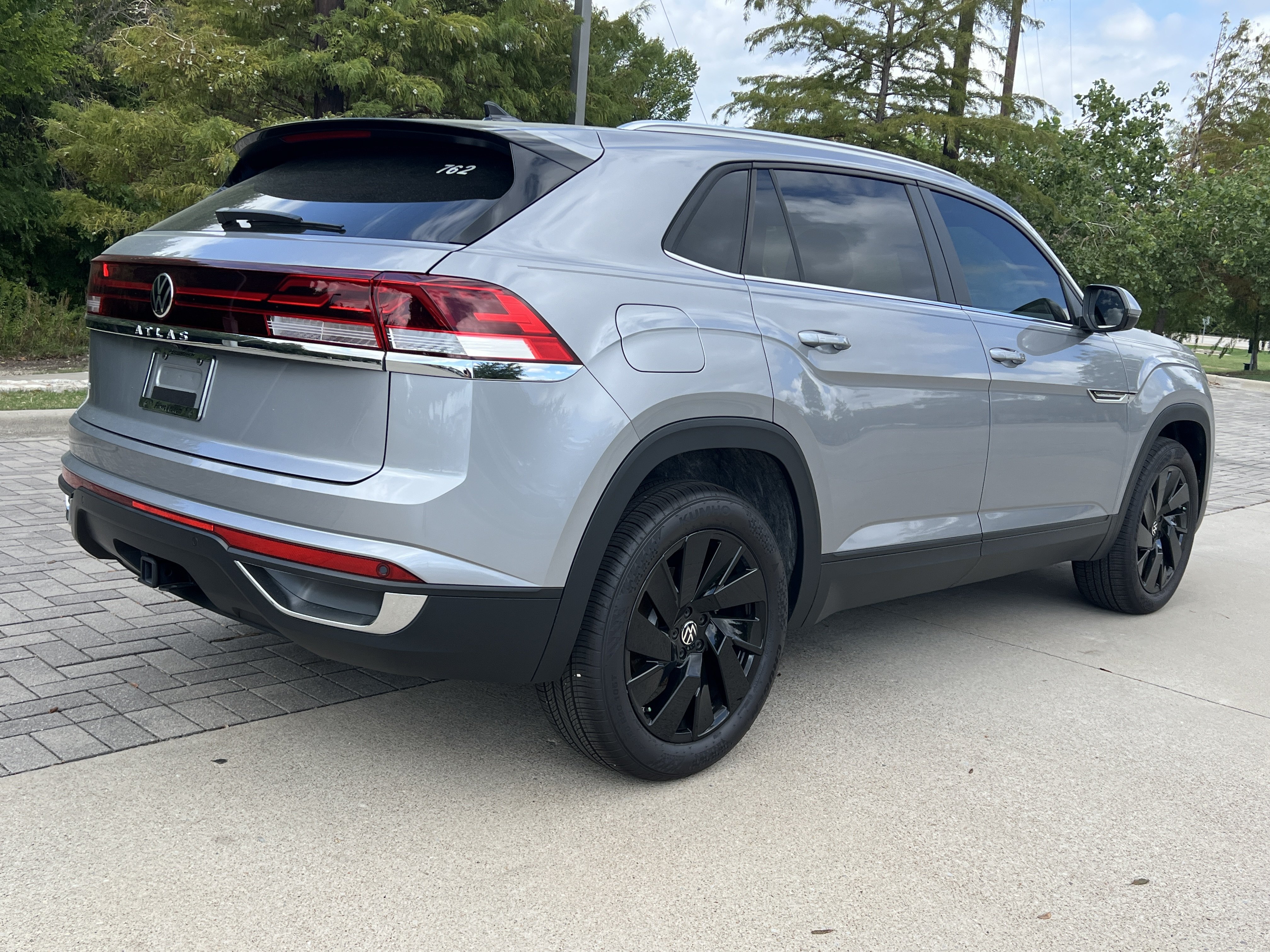 Certified 2026 Volkswagen Atlas Cross Sport SE FWD image 9