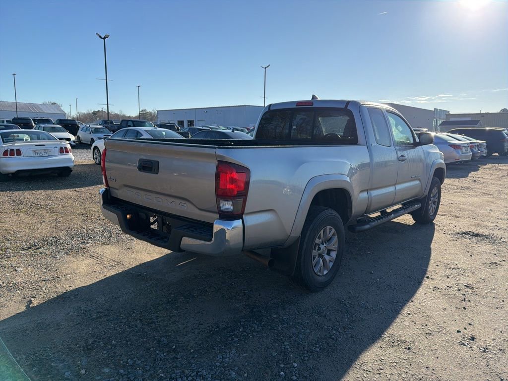 Used 2018 Toyota Tacoma SR5 w/ SR5 Appearance Package (SM) image 5