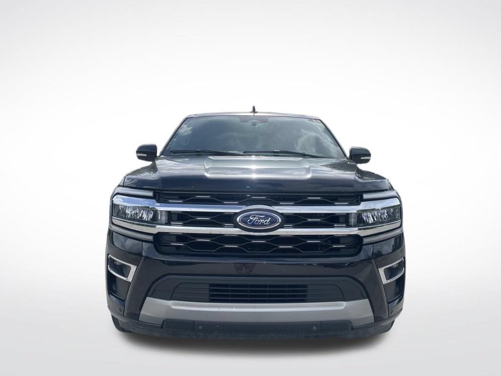 Used 2024 Ford Expedition Limited AWD/4WD image 3