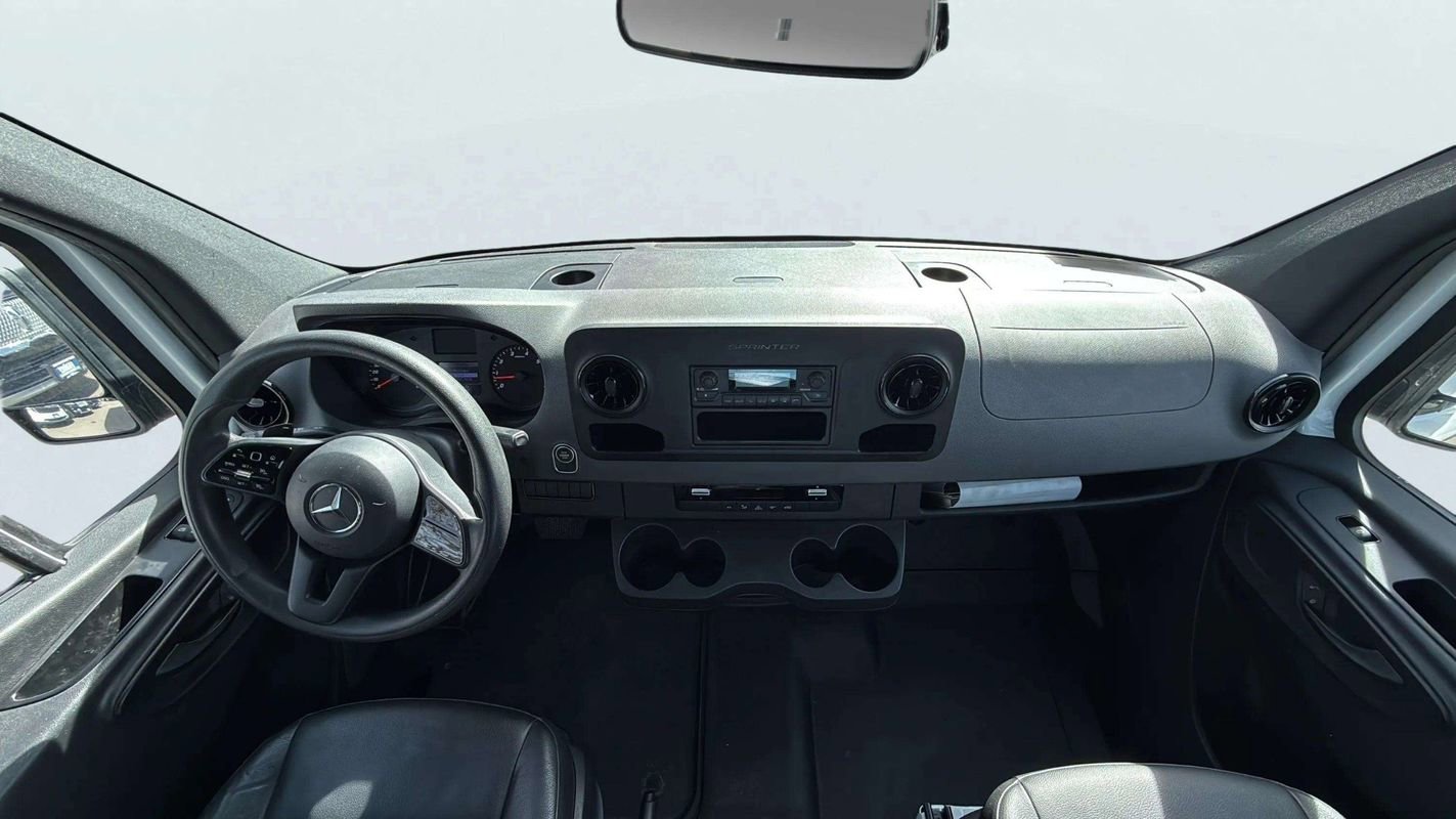 Used 2022 Mercedes-Benz Sprinter 2500 image 10