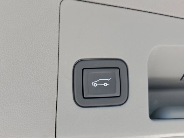 Certified 2024 Cadillac XT5 Premium Luxury FWD image 10