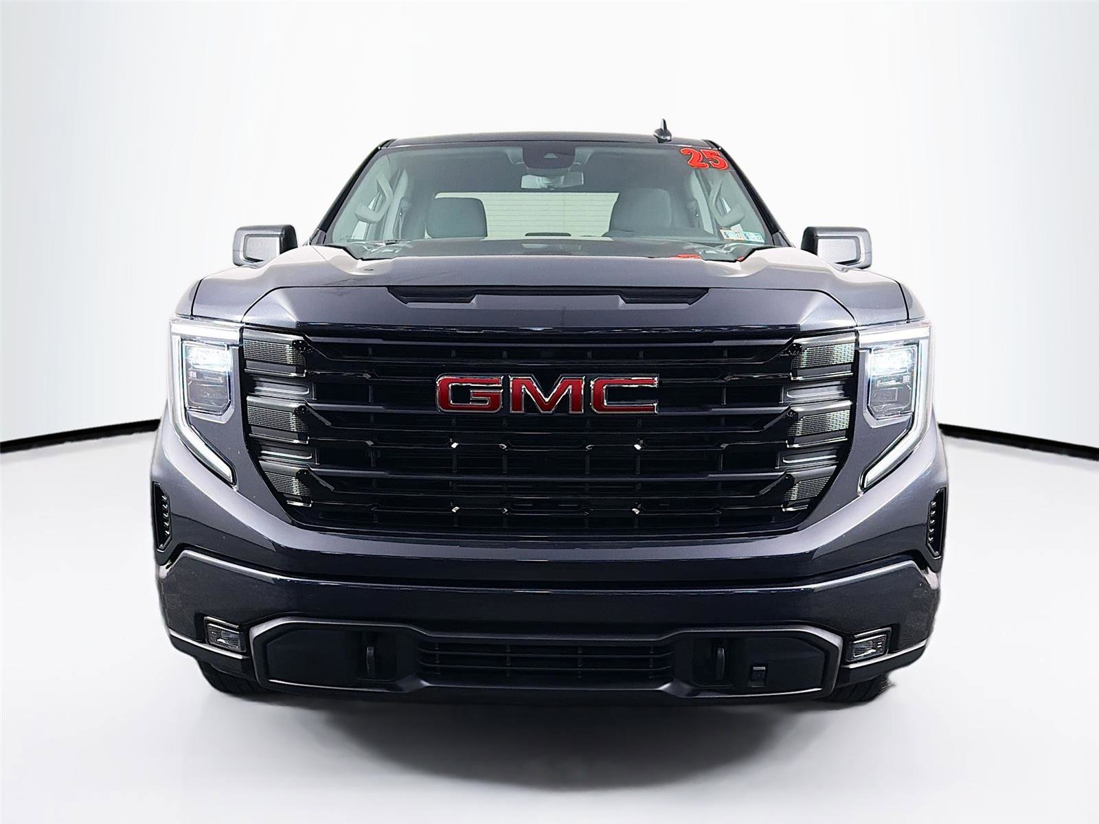 Used 2025 GMC Sierra 1500 Elevation AWD/4WD image 2