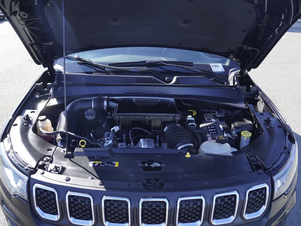 Certified 2024 Jeep Compass Latitude AWD/4WD image 32