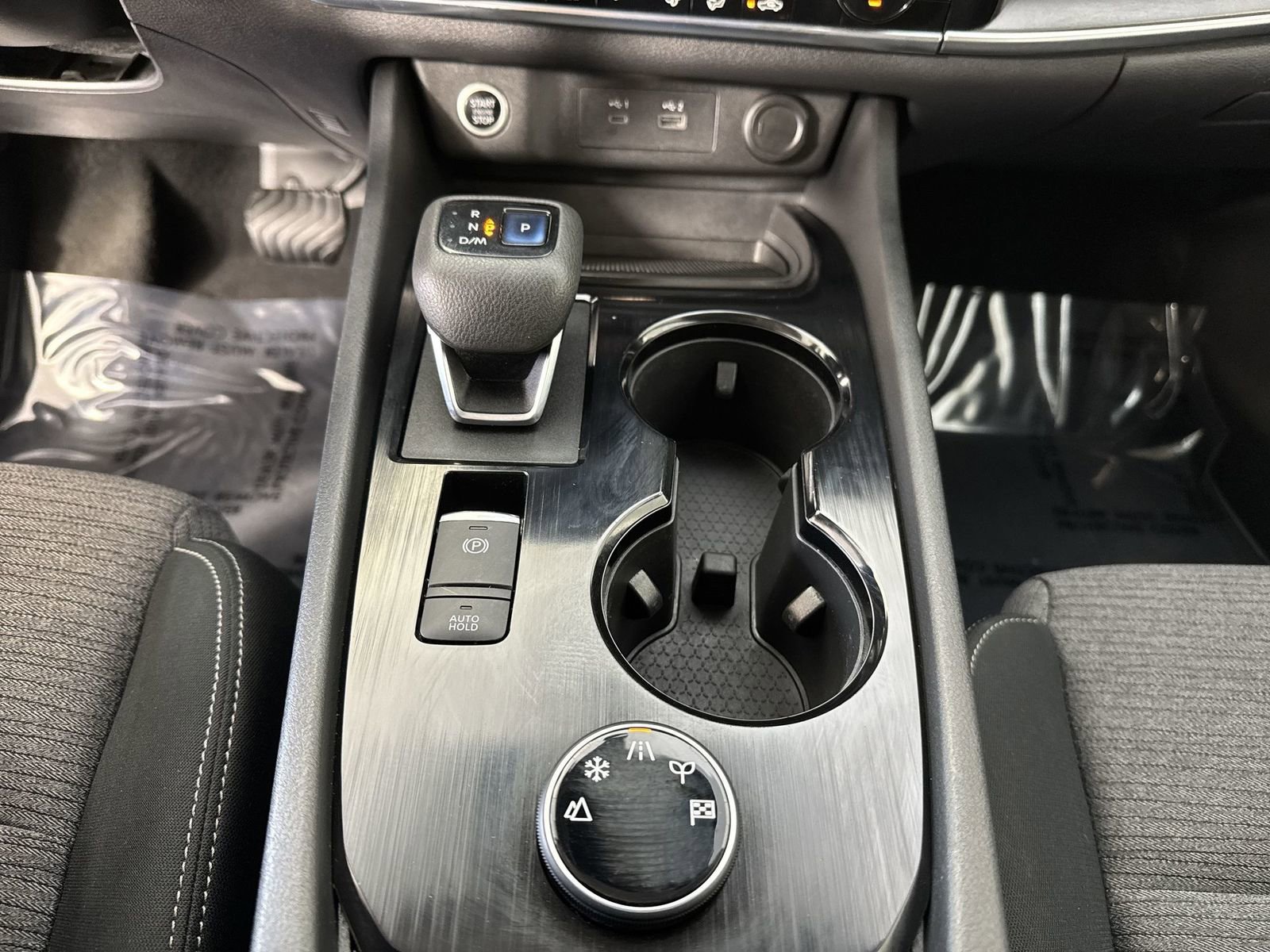 Used 2022 Nissan Rogue SV image 17