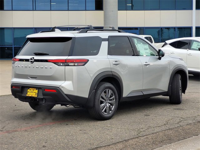 New 2025 Nissan Pathfinder SV w/ SV Premium Package image 5