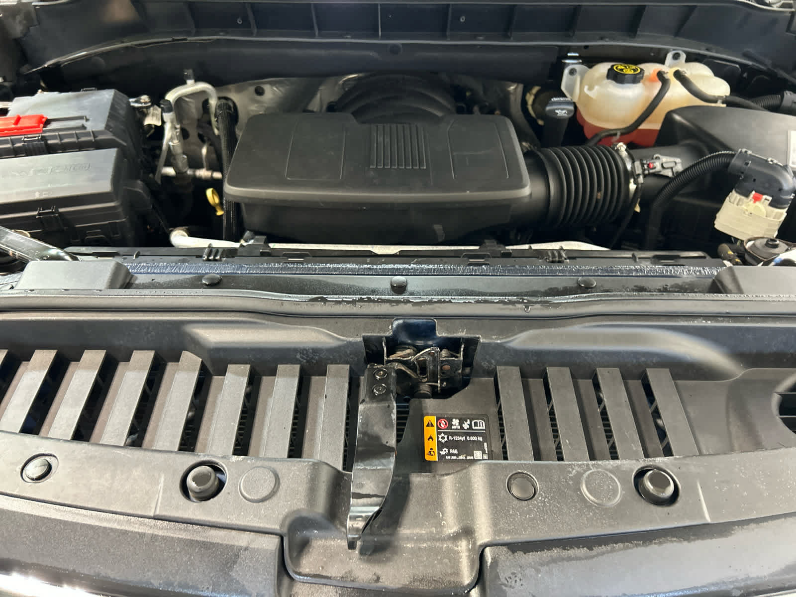 Used 2019 Chevrolet Silverado 1500 High Country w/ Technology Package AWD/4WD image 11