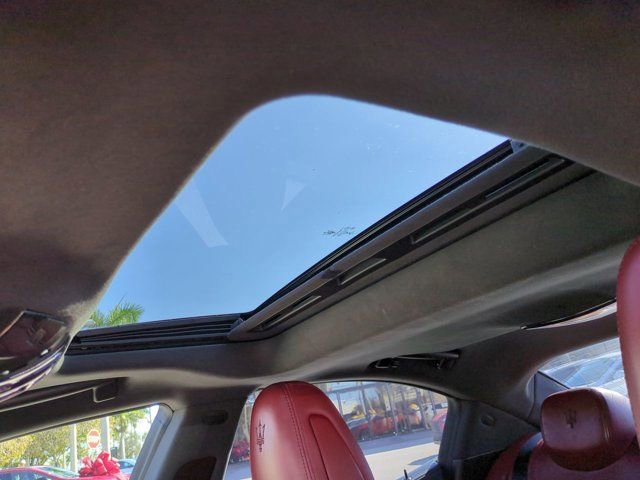 Used 2021 Maserati Ghibli S GranSport image 18