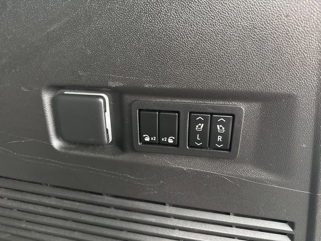 Certified 2022 GMC Yukon Denali w/ Denali Premium Package image 25