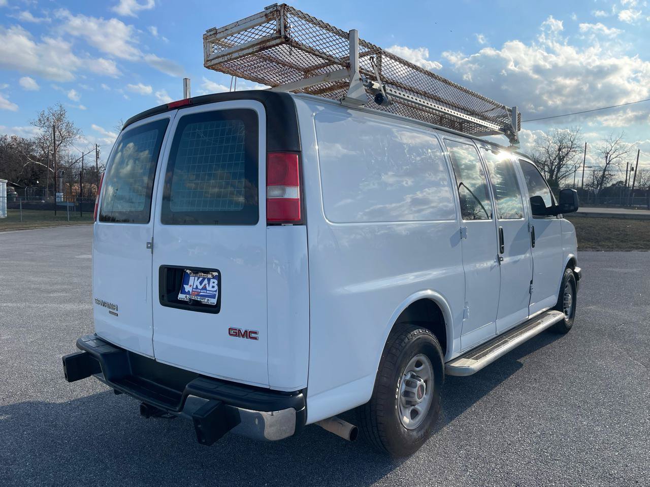 Used 2014 GMC Savana 2500 RWD image 3
