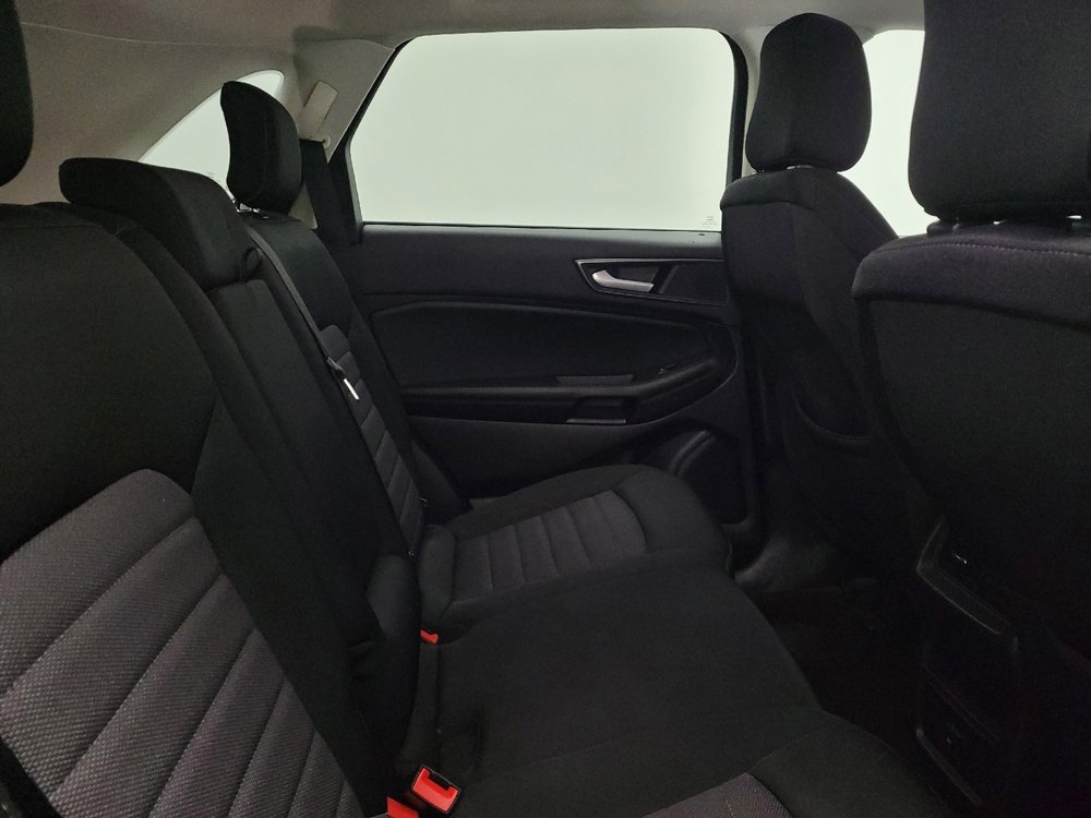 Used 2020 Ford Edge SE image 19