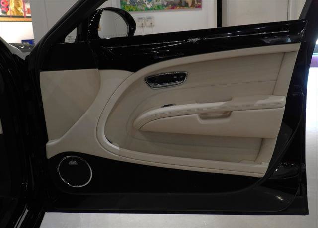 Used 2013 Bentley Mulsanne RWD image 18