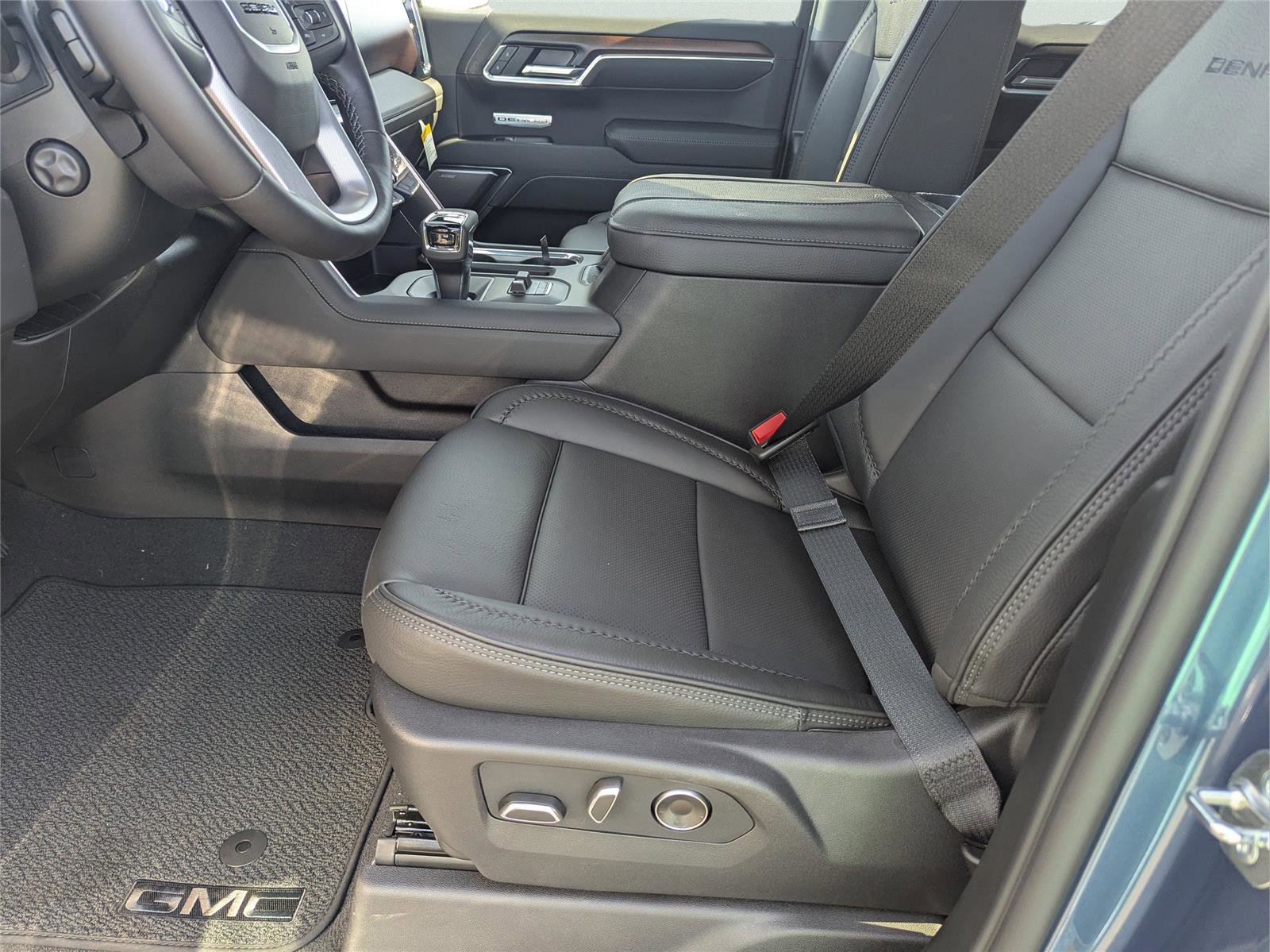 New 2026 GMC Sierra 1500 Denali AWD/4WD image 23