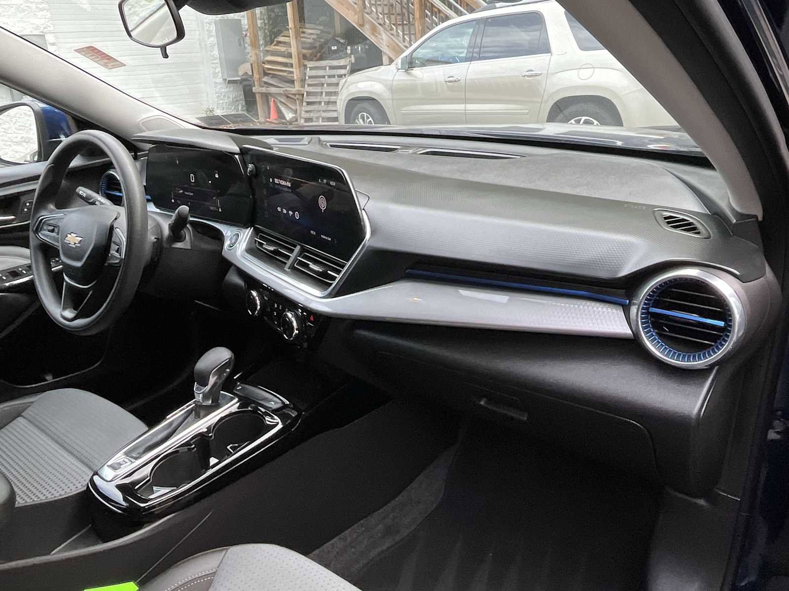 Certified 2024 Chevrolet Trax LT image 26