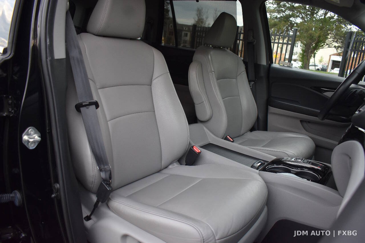 Used 2019 Honda Pilot Touring image 13