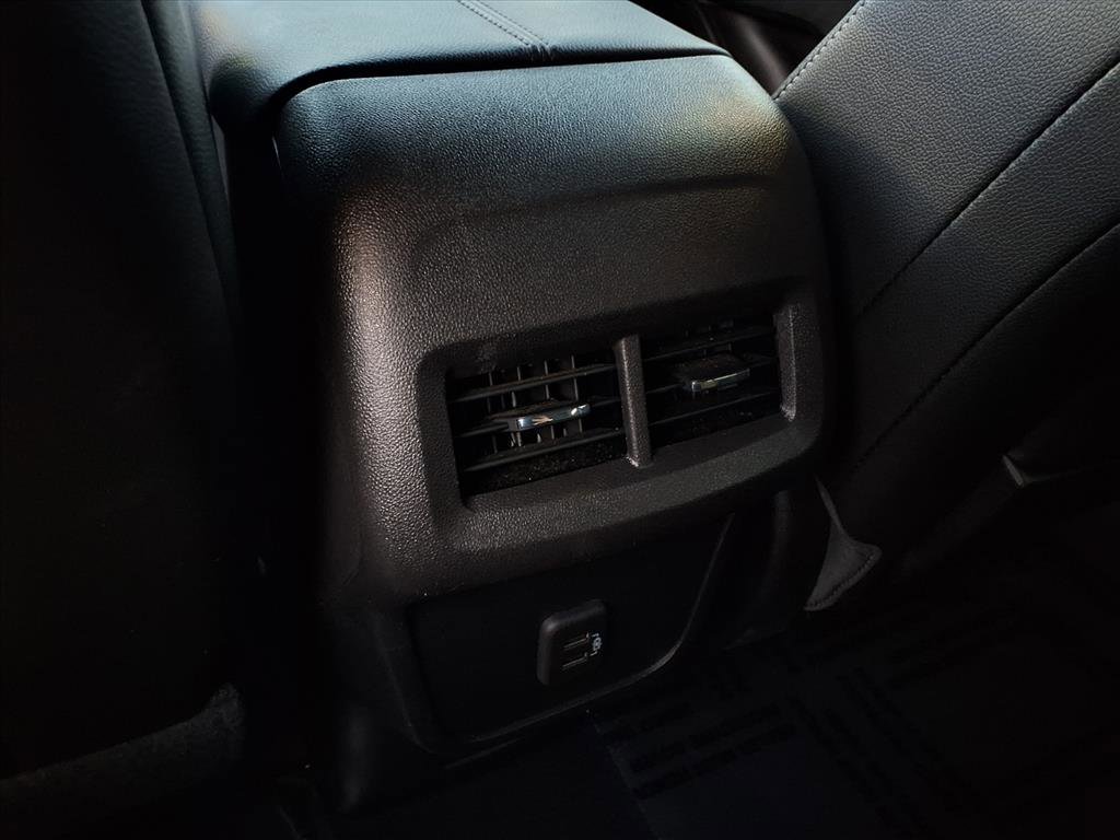 Used 2024 GMC Terrain SLT image 6