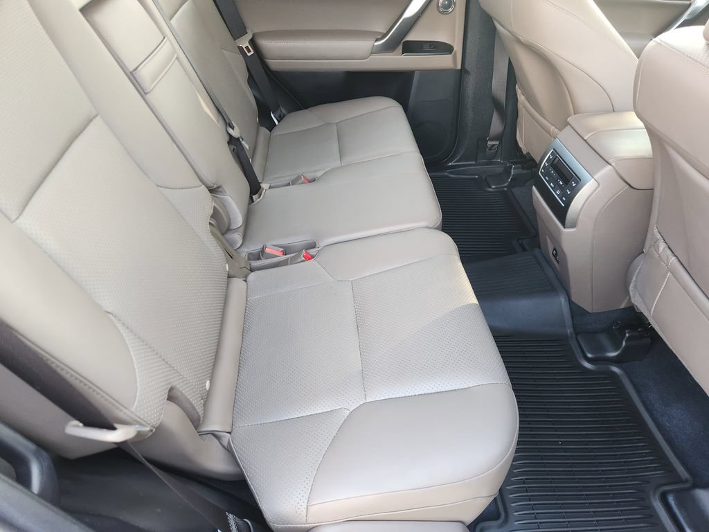 Certified 2023 Lexus GX 460 Luxury w/ Accessory Package AWD/4WD image 32