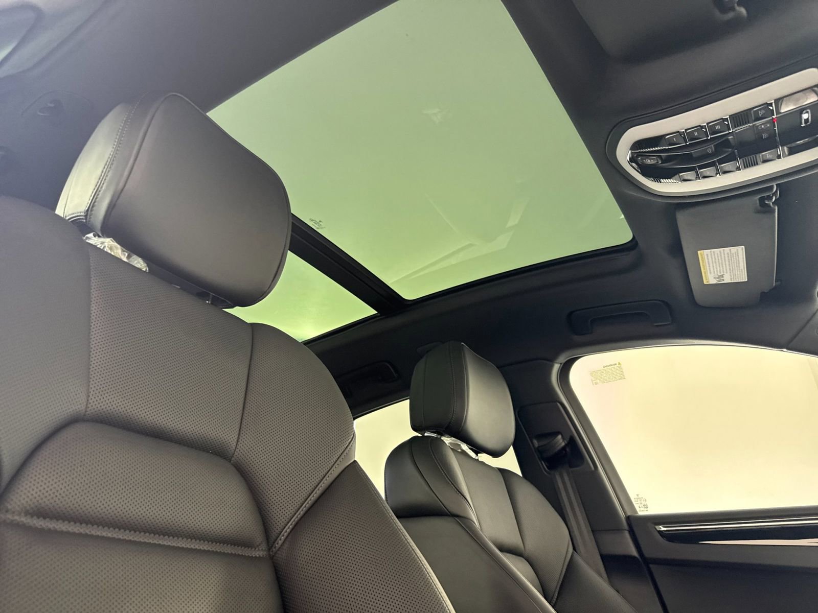 New 2026 Porsche Macan AWD/4WD image 19