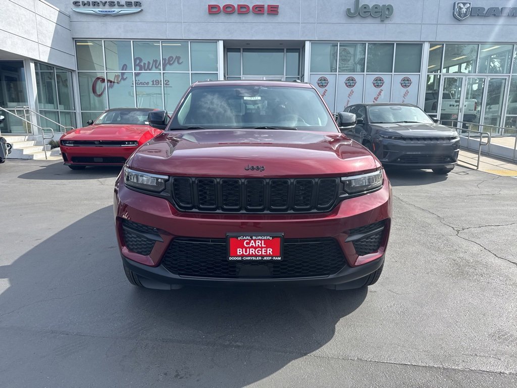 Certified 2024 Jeep Grand Cherokee Altitude image 2